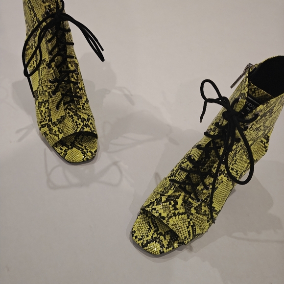 LIME GREEN SNAKESKIN LACE UPS WITH OPEN BACK * SIZE 10 - Picture 2 of 6